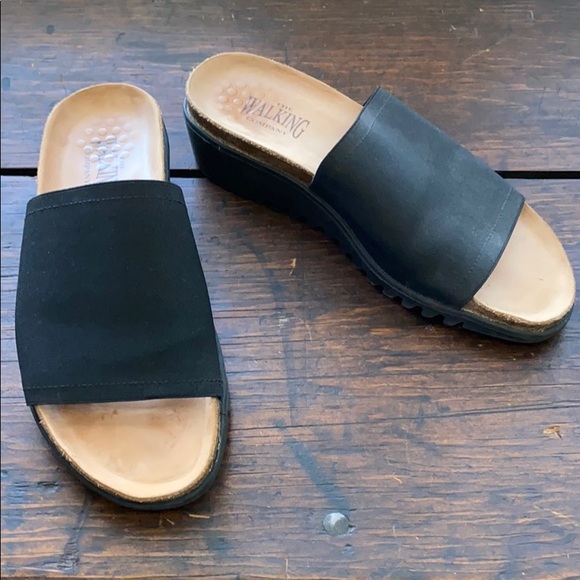 walking company naot